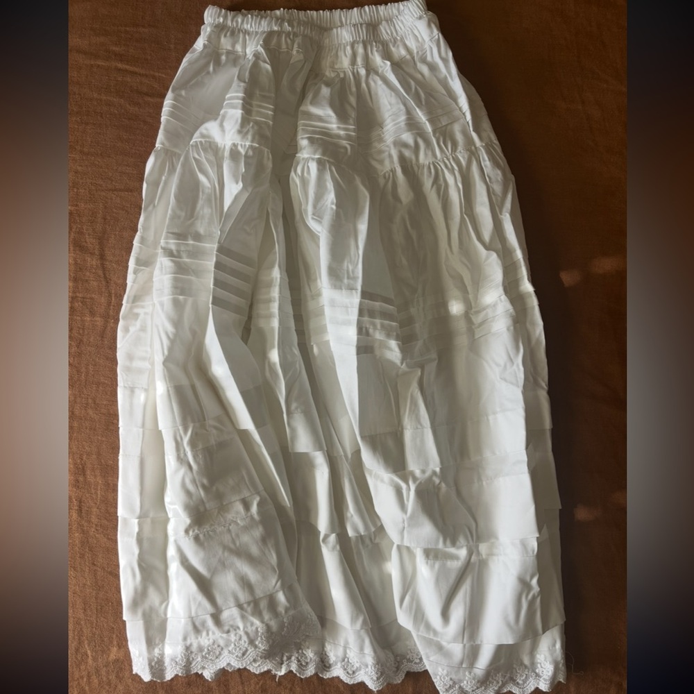 DOEN like white skirt